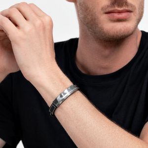 Pulseira Masculina Couro Preto em Aço Preto Fosco - Ajustável