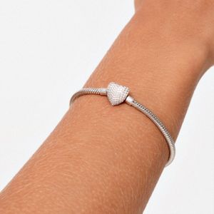 Pulseira Maleável em Prata 925 com Fecho Coração Cravejada - 19,5 cm