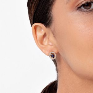 Brinco Stud com Safira Azul e Diamantes em Ouro Amarelo 18k