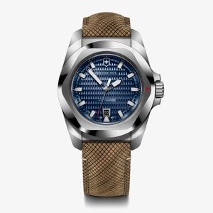 Relógio Victorinox Masculino I.N.O.X. Automatic em Couro com Madeira e Pulseira Extra em Silicone