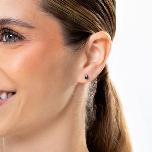 Brinco Stud com Safira Azul em Ouro Amarelo 18K