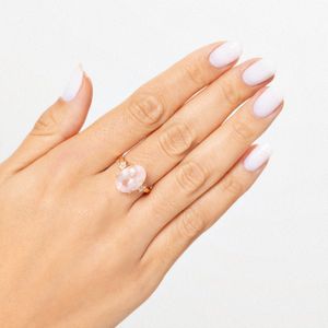 Anel Cocktail com Quartzo Rosa e Diamantes em Ouro Rosé 18K
