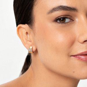 Argola com Diamante em Ouro Amarelo 18k