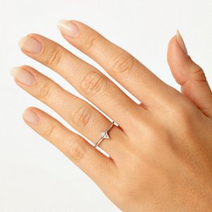 Anel Cravejado em Prata 925